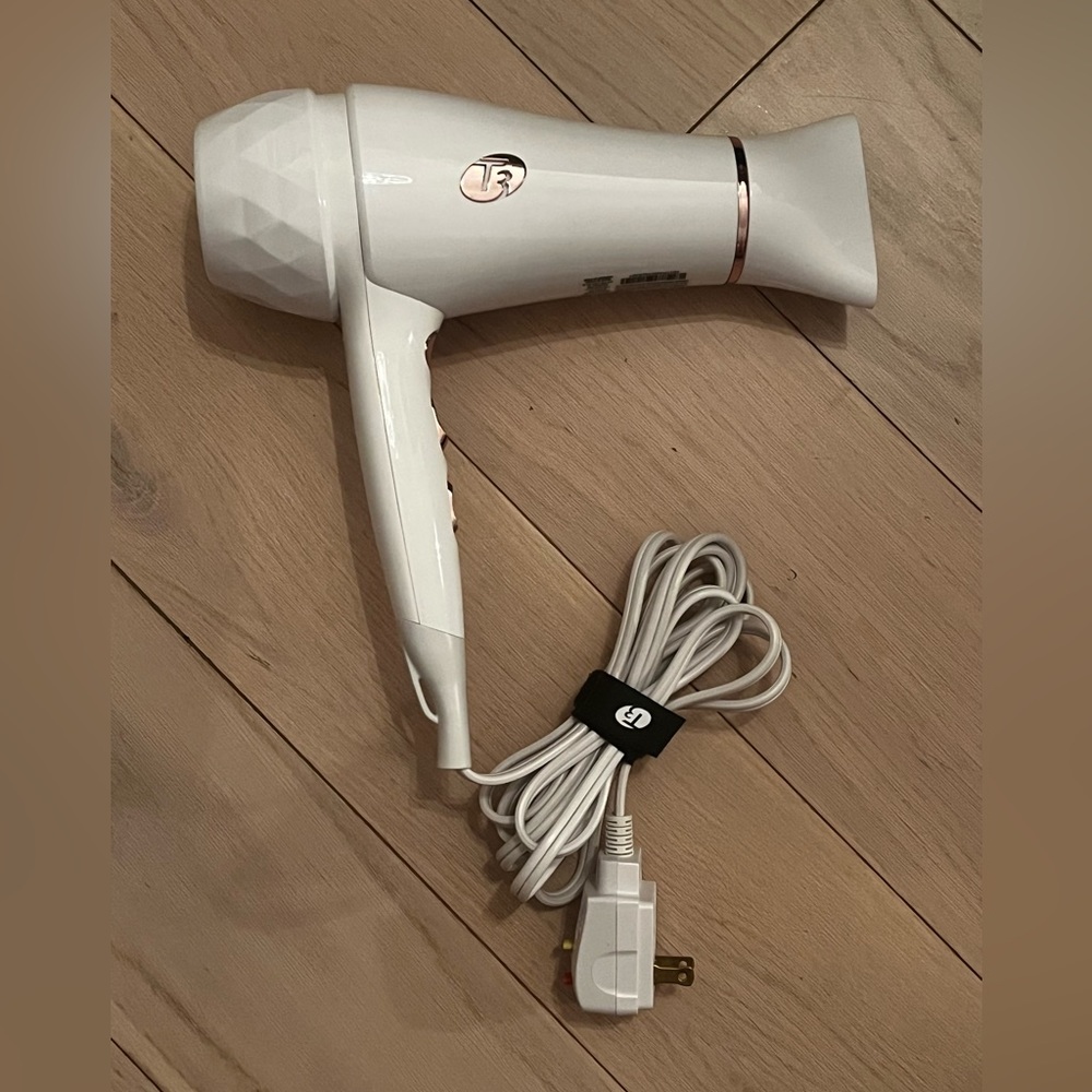 T3 Large Blow Dryer